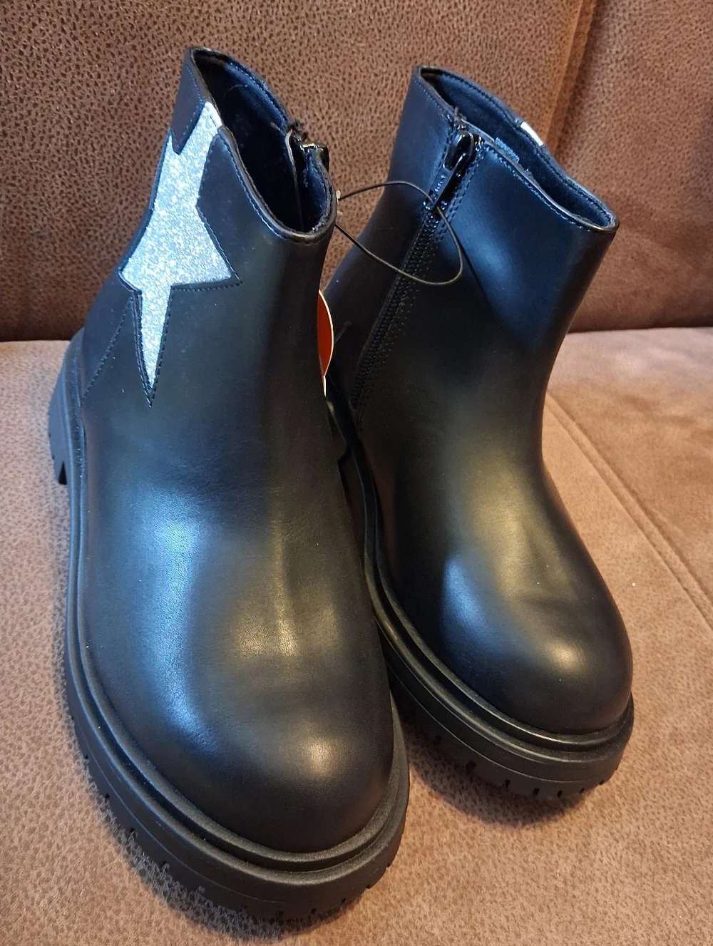 Wonder Nation Kids' Black Chelsea Combat Boots with Silver Star Size 8